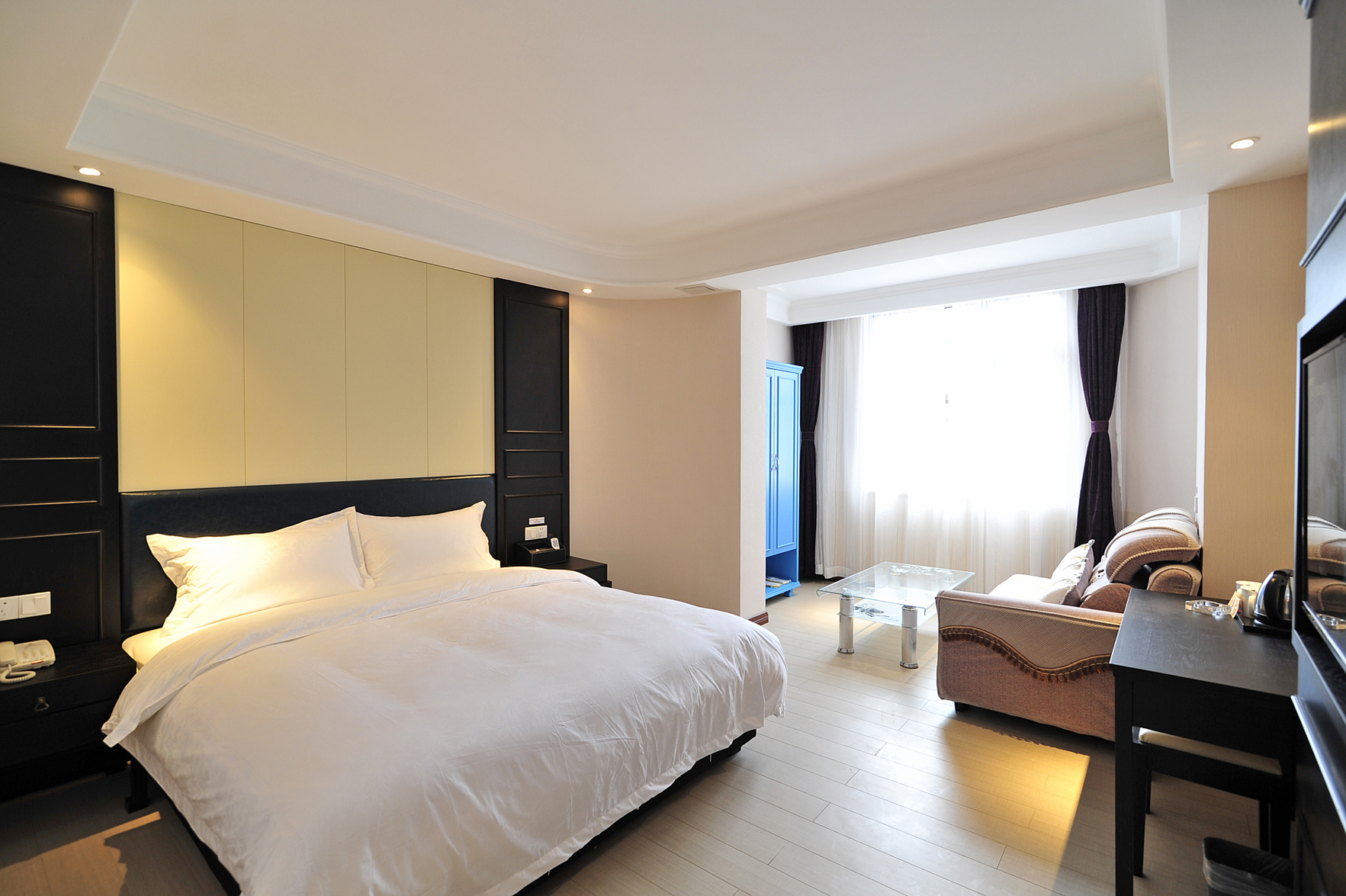 Super 8 Hotel 2*