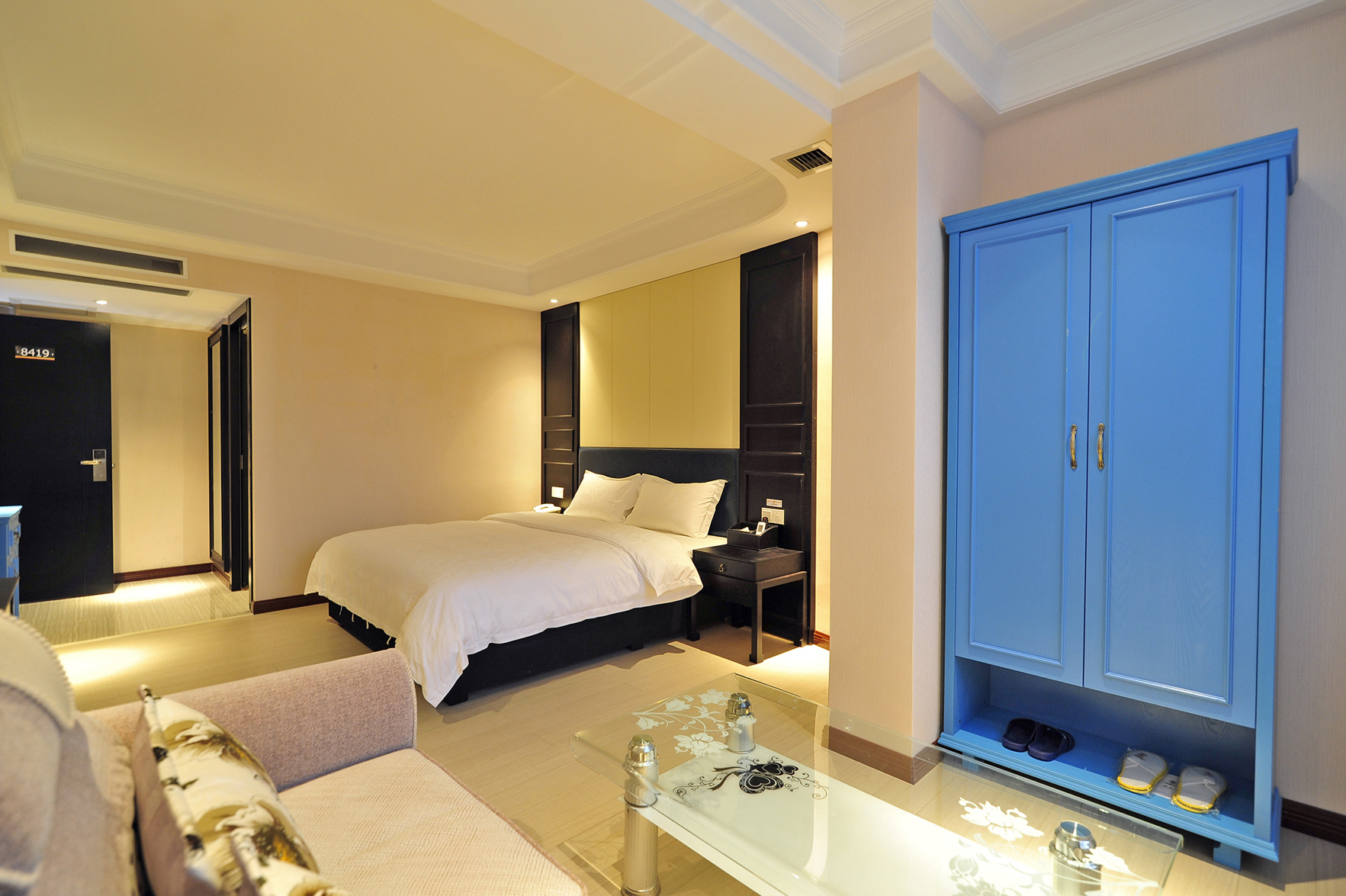 Super 8 Hotel 2*