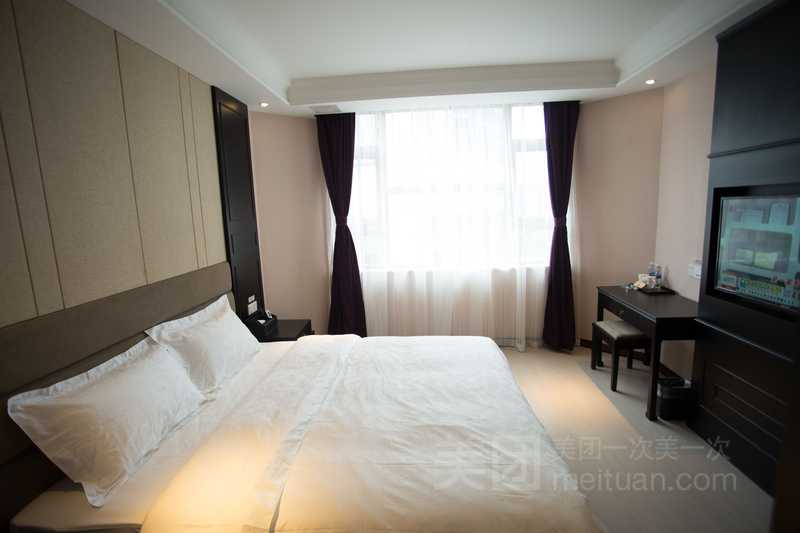 Super 8 Hotel 2*