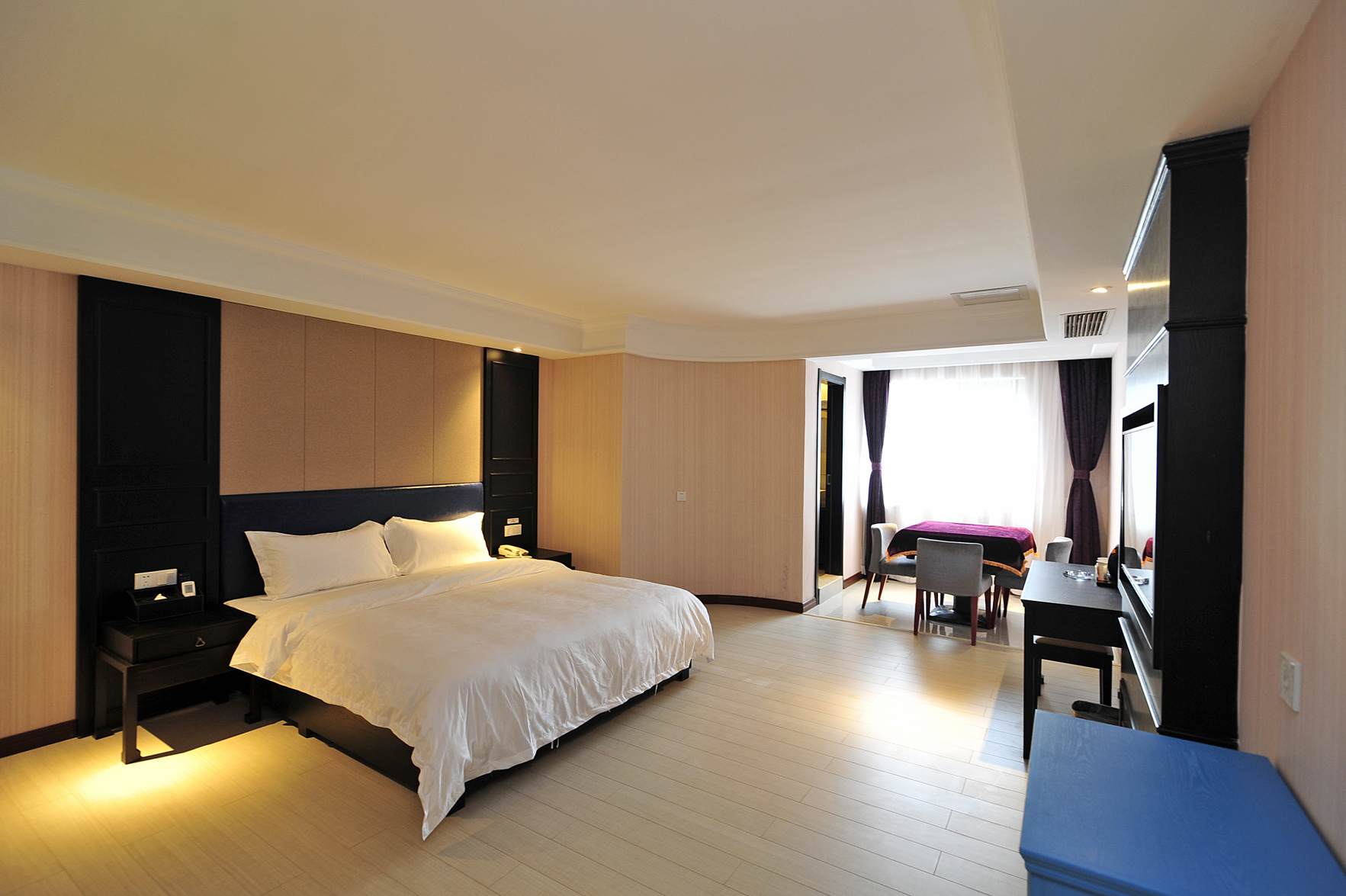 Super 8 Hotel 2*