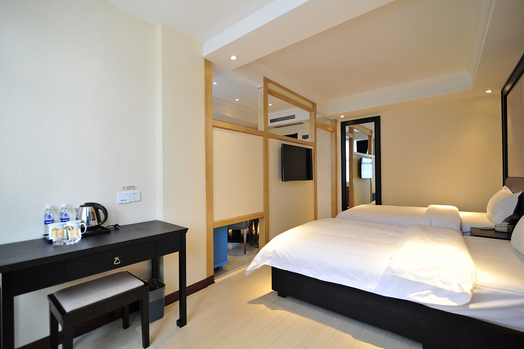 Super 8 Hotel 2*