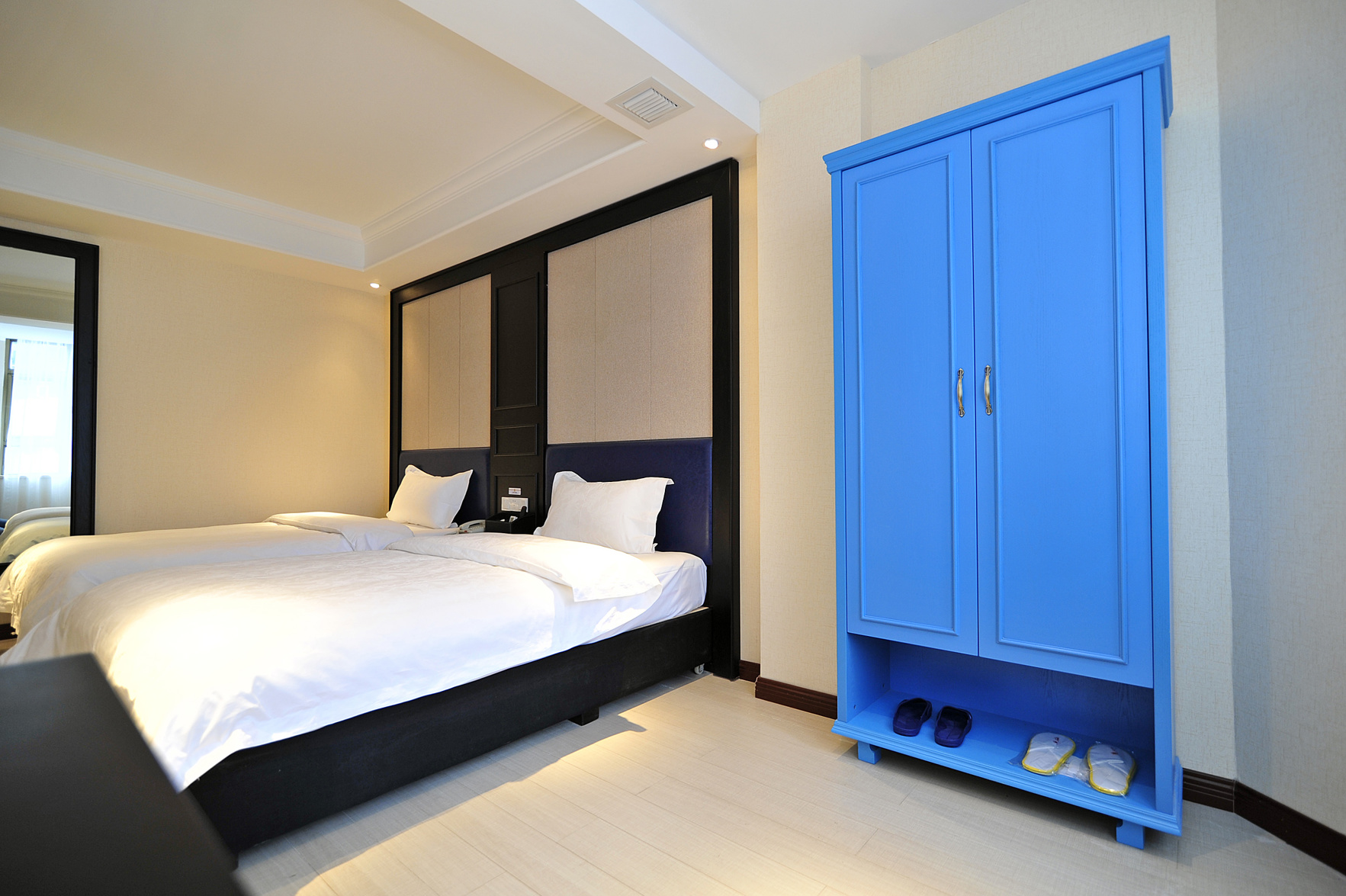 Super 8 Hotel 2*