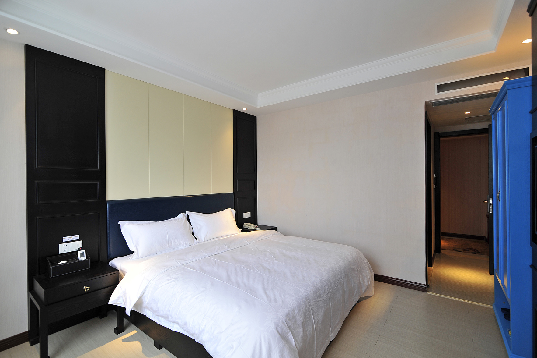 Super 8 Hotel 2*