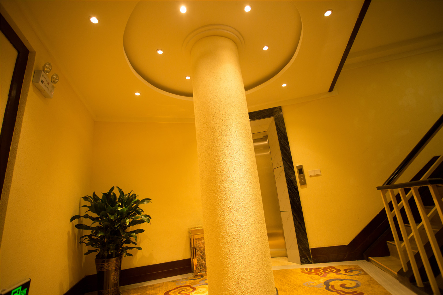 Super 8 Hotel 2*