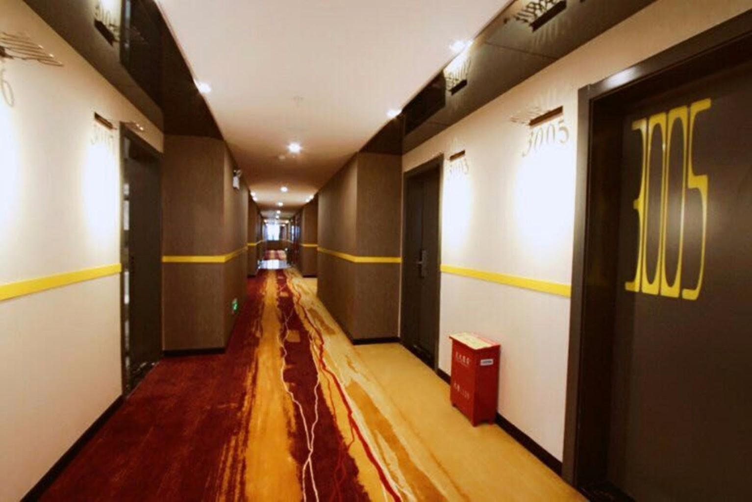 Jingli Fengqing Lake Hotel 2*