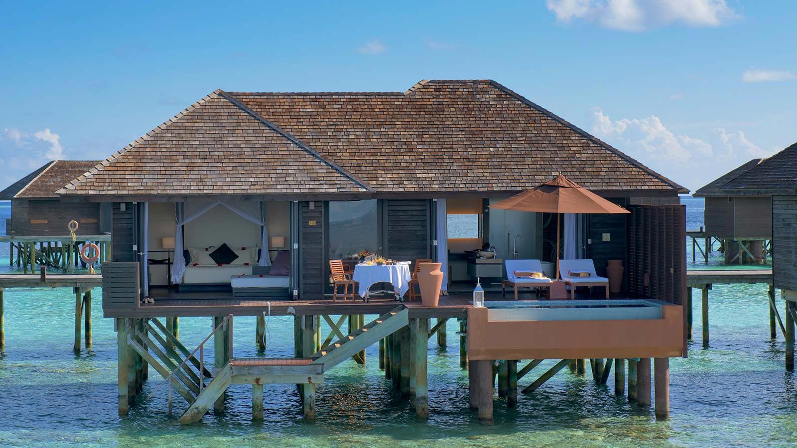 Lily Beach Resort & Spa at Huvahendhoo 5*