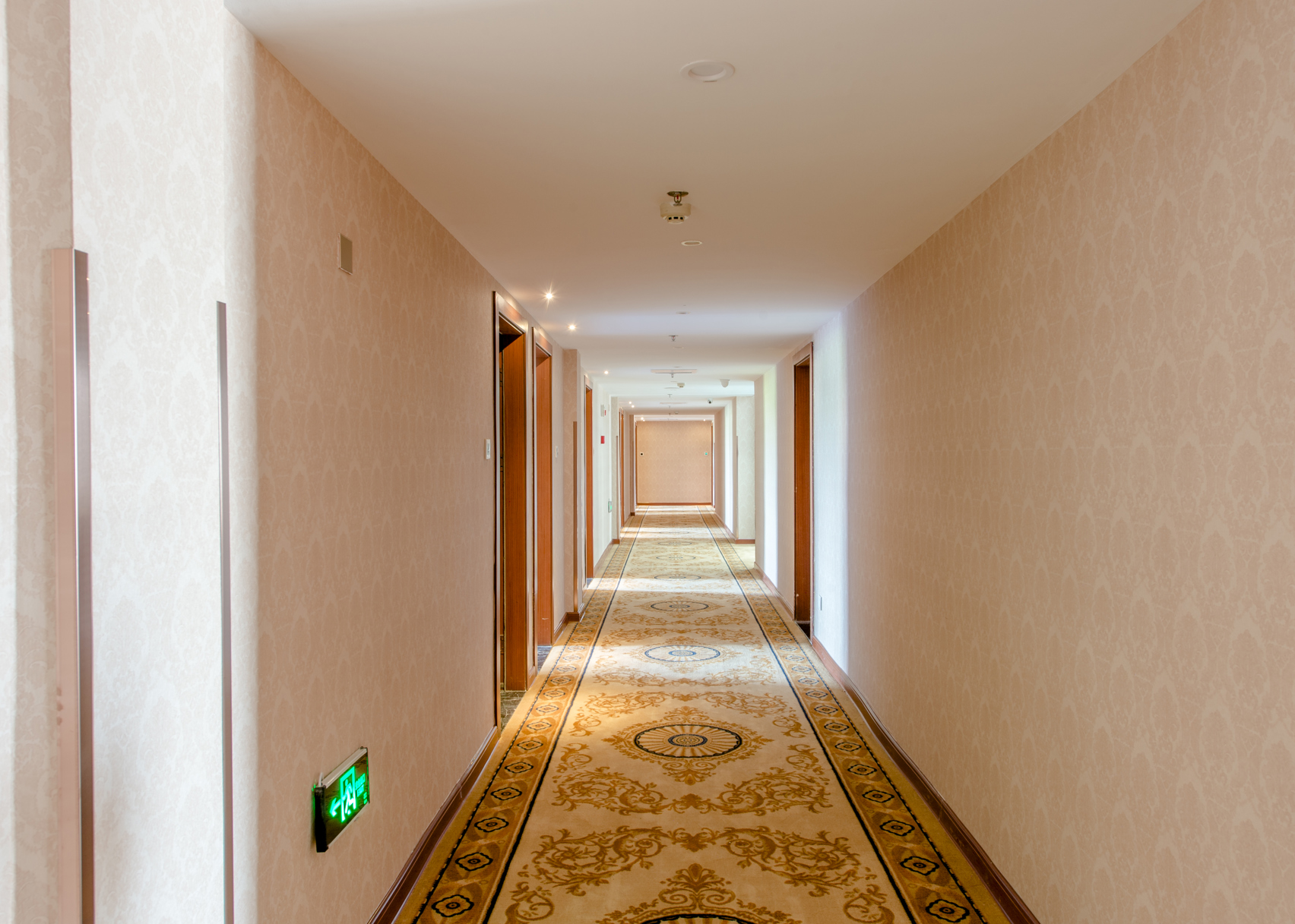 Vienna 3 Best Hotel (Beihai Yintan Guoji Keyun Gang Street) 3*