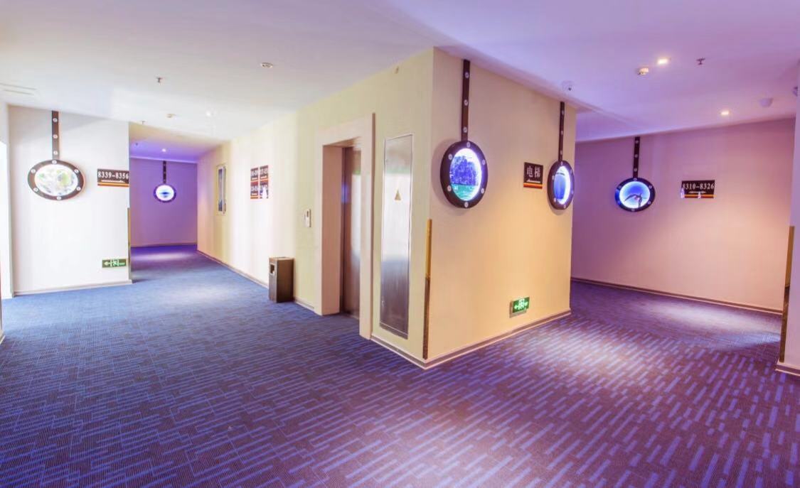 Super 8 Hotel 2*