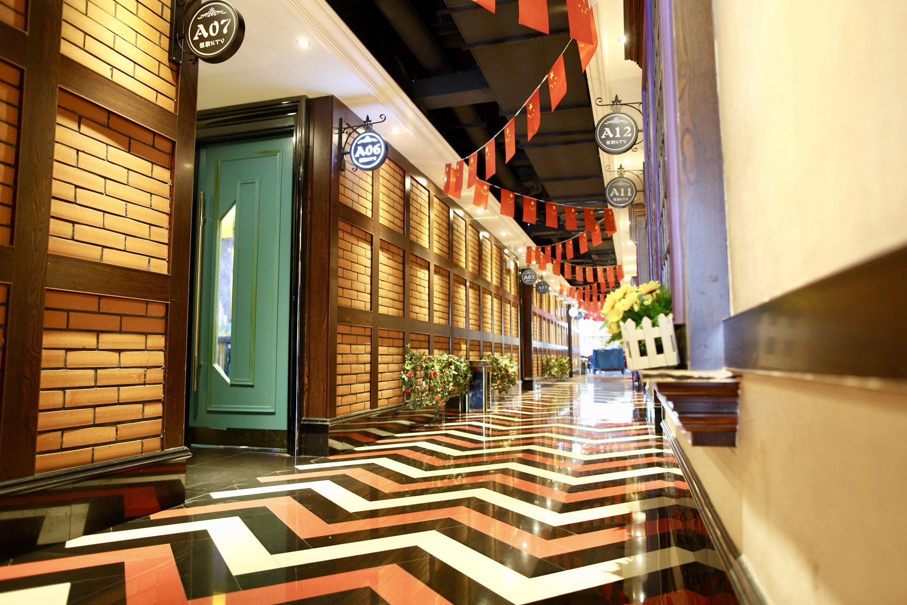 Jintian Hotel (Qionglai Dingsheng Times Plaza) 3*