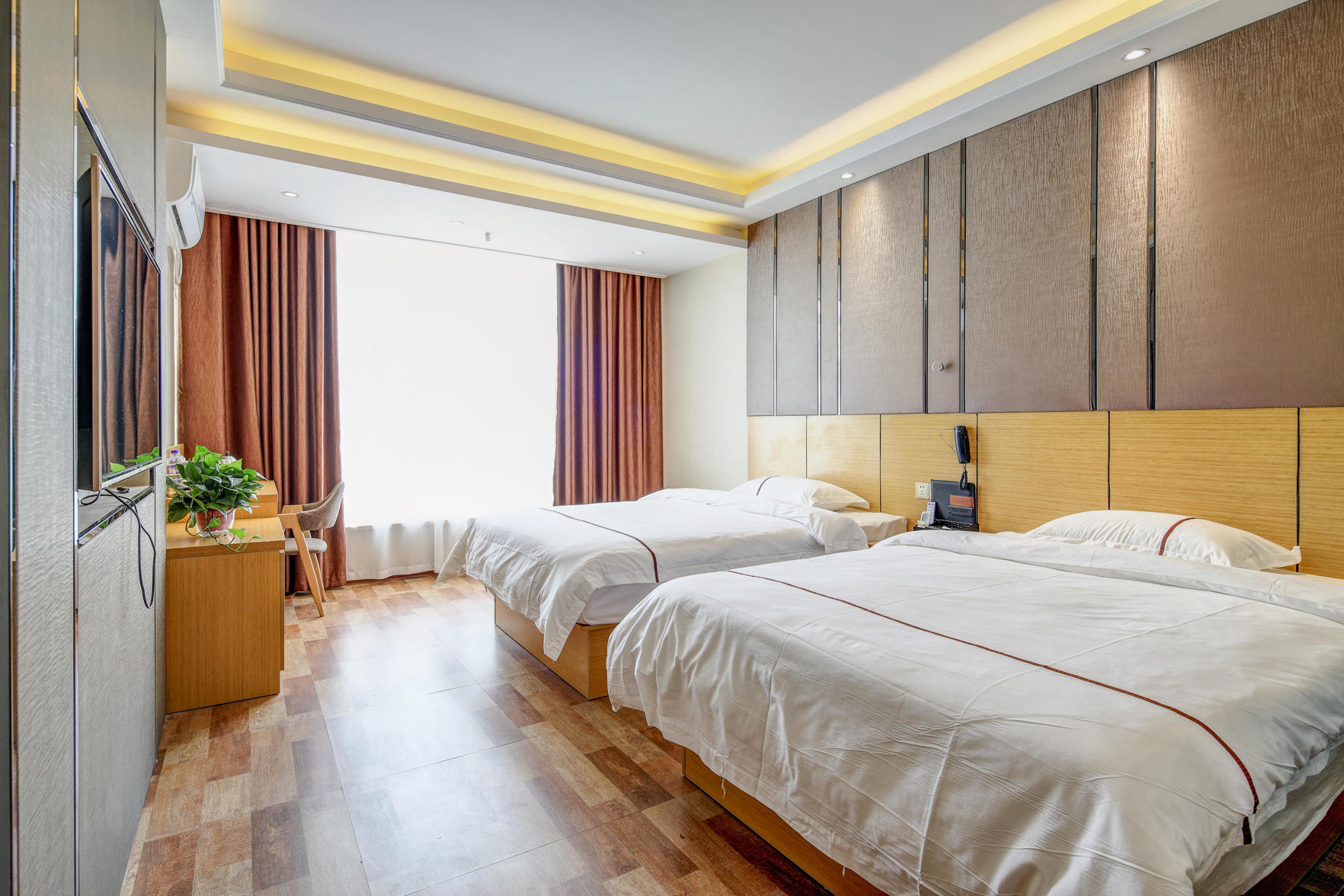 Aifei Hotel (Taiyuan South High-speed Railway Station, Tongda Street Metro Station) 3*