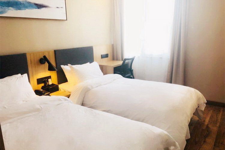 Homeinn Ripple Yun Hotel (Shenyang Shenbei New District Hushitai University Town) 2*