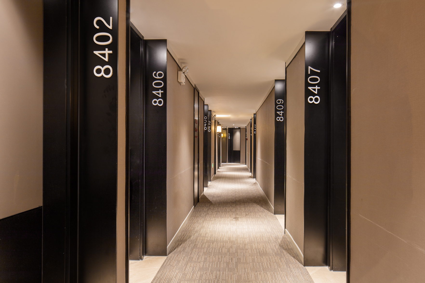 Ease Hotel (Guiyang Convention and Exhibition Center, Financial City Museum) 3*