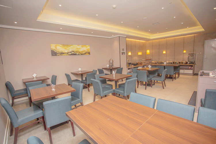 Ease Hotel (Guiyang Convention and Exhibition Center, Financial City Museum) 3*