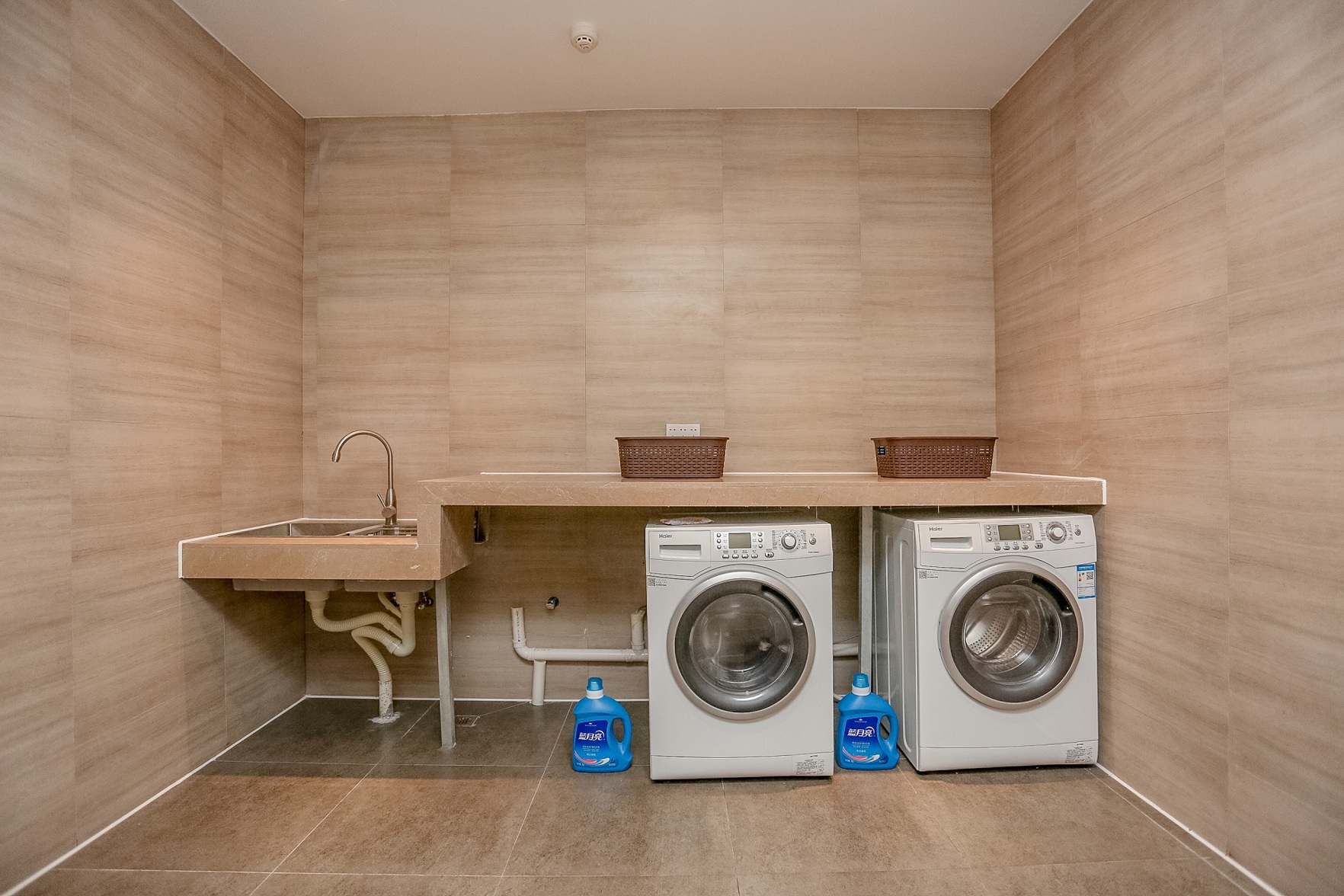 Ease Hotel (Guiyang Convention and Exhibition Center, Financial City Museum) 3*