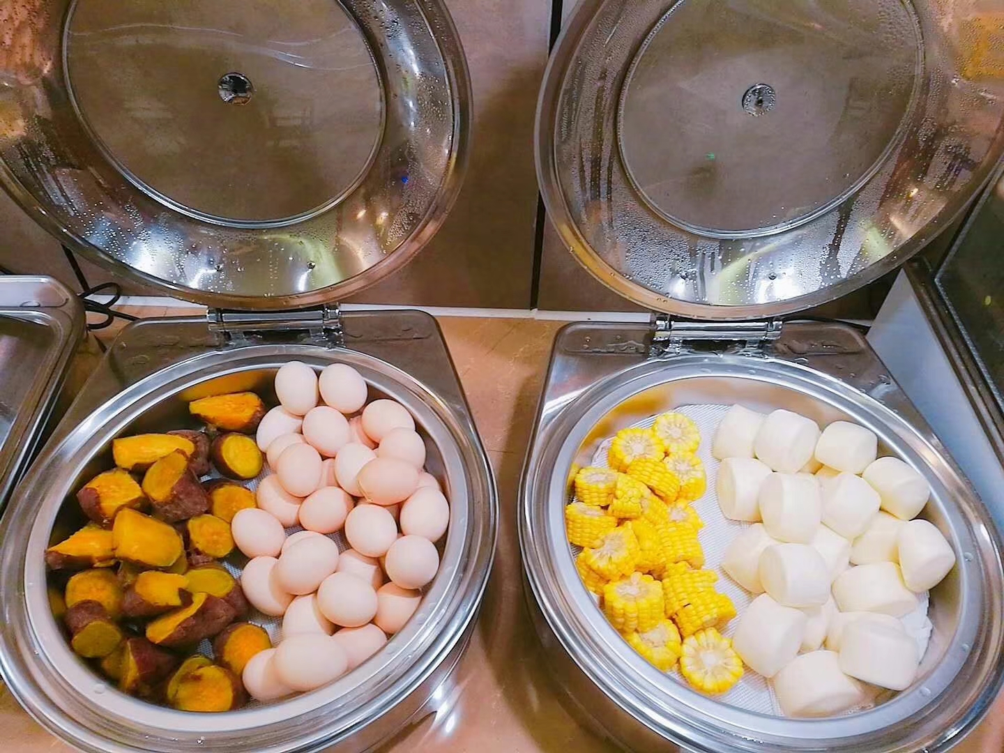 Ease Hotel (Guiyang Convention and Exhibition Center, Financial City Museum) 3*