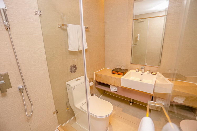 Ease Hotel (Guiyang Convention and Exhibition Center, Financial City Museum) 3*