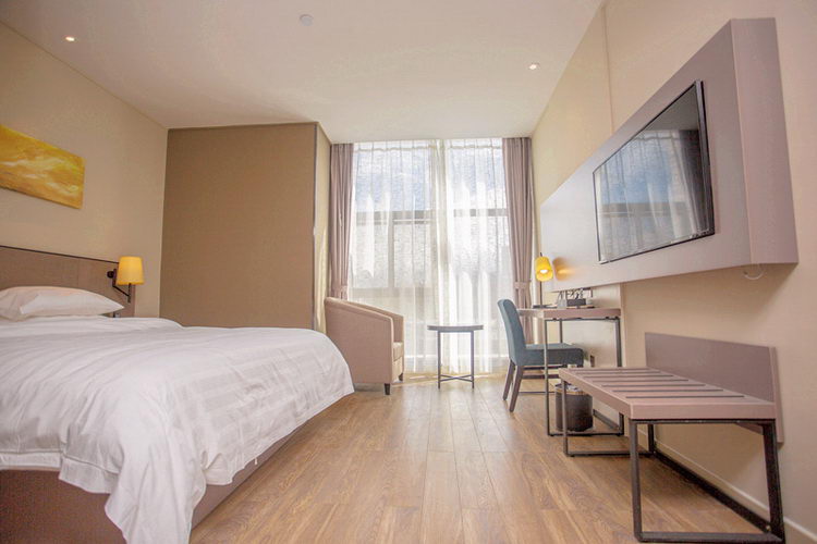 Ease Hotel (Guiyang Convention and Exhibition Center, Financial City Museum) 3*