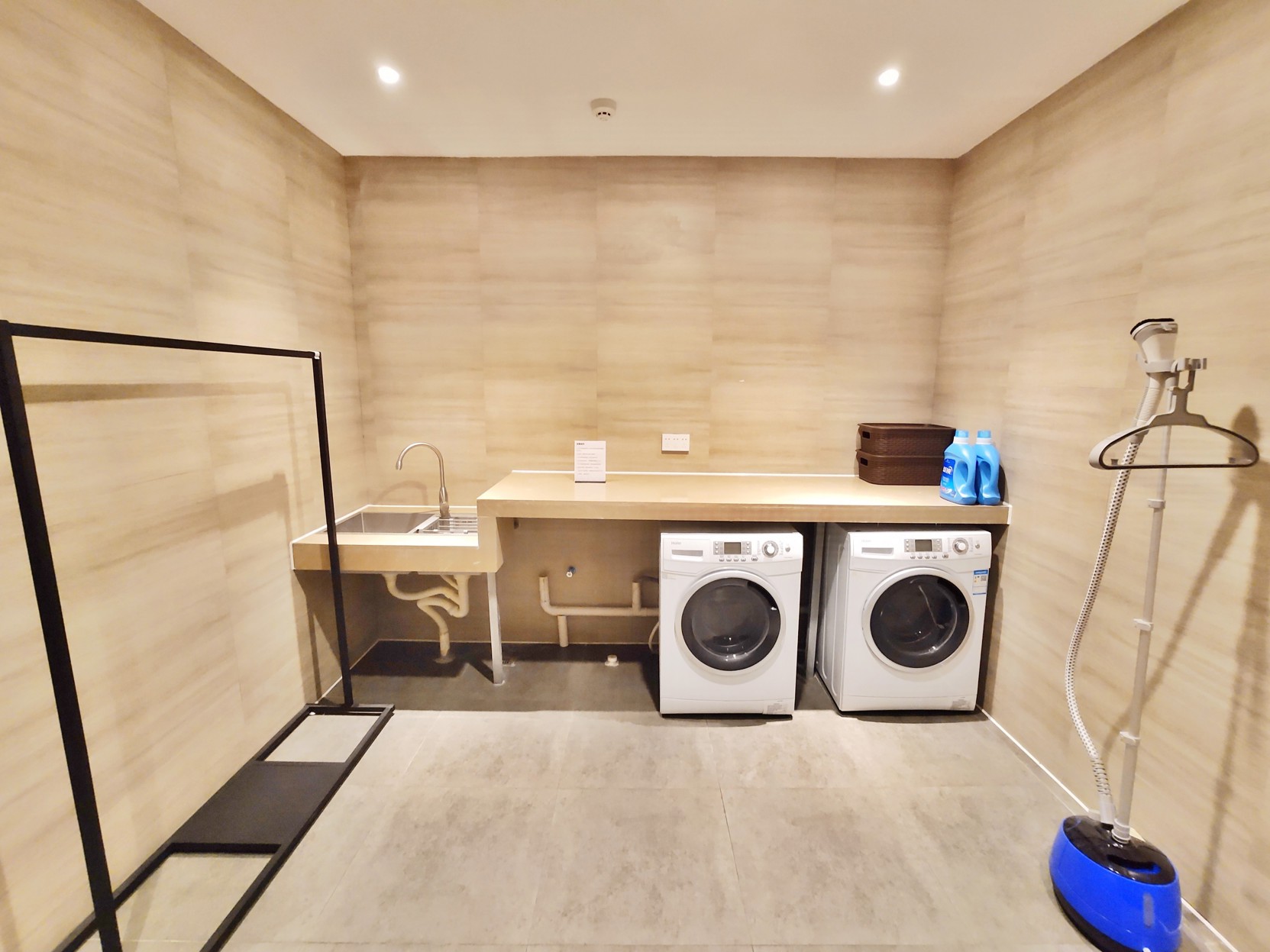 Ease Hotel (Guiyang Convention and Exhibition Center, Financial City Museum) 3*