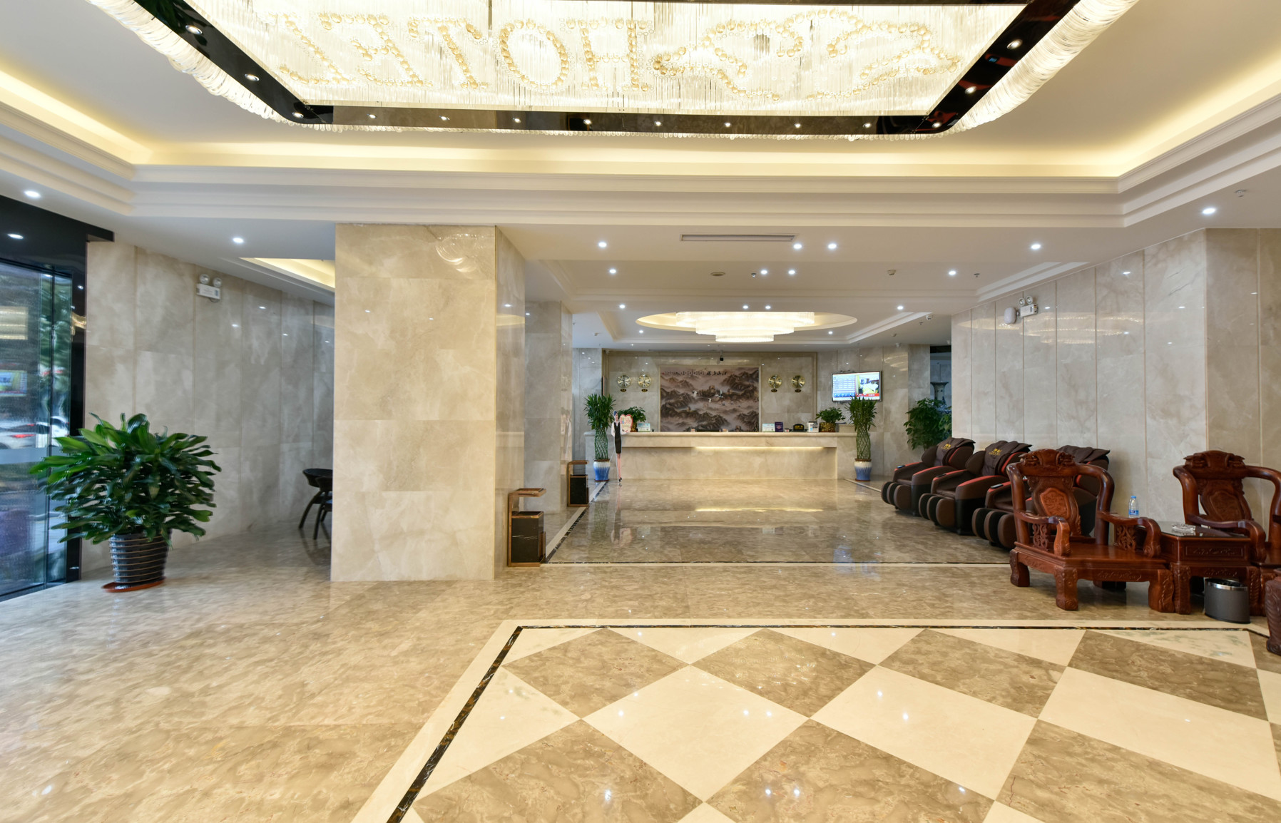 Chaoman Hotel (Foshan Qinghuiyuan Huagai Road Pedestrian Street) 3*
