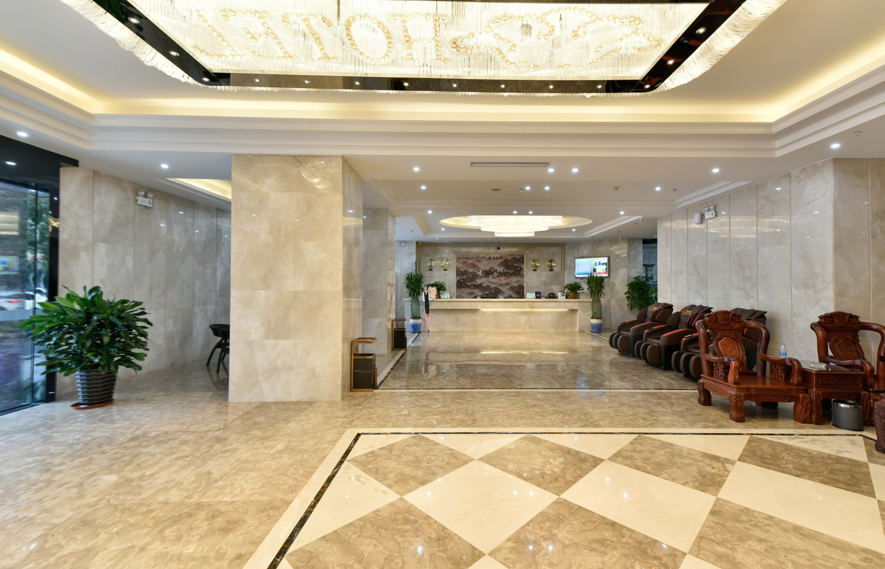 Chaoman Hotel (Foshan Qinghuiyuan Huagai Road Pedestrian Street) 3*