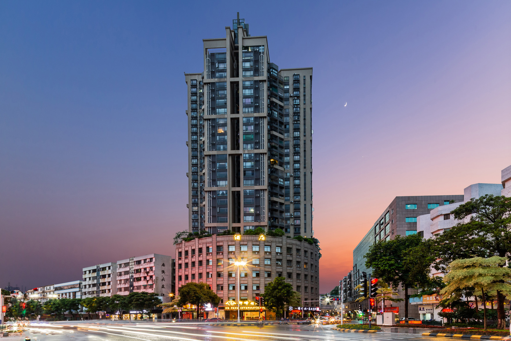 Chaoman Hotel (Foshan Qinghuiyuan Huagai Road Pedestrian Street) 3*