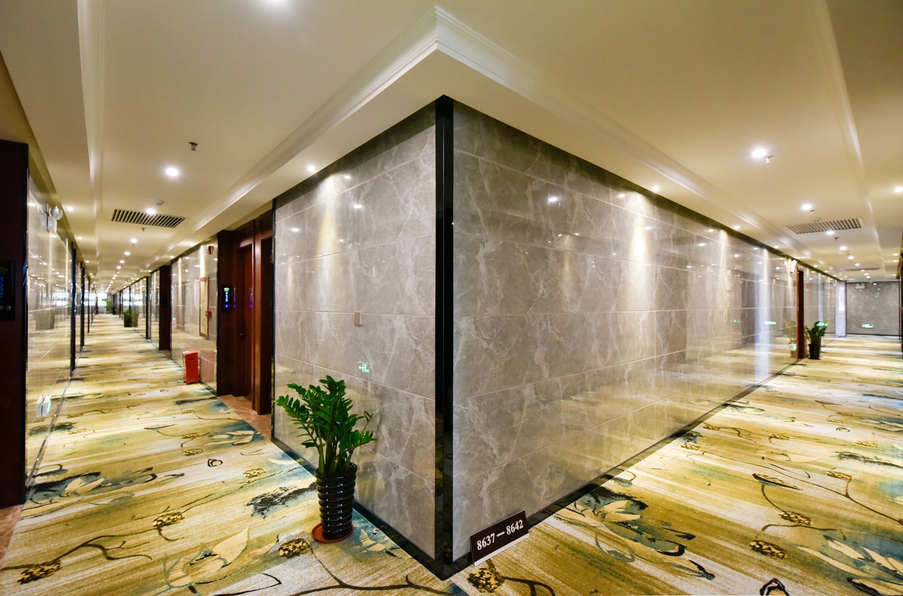Chaoman Hotel (Foshan Qinghuiyuan Huagai Road Pedestrian Street) 3*