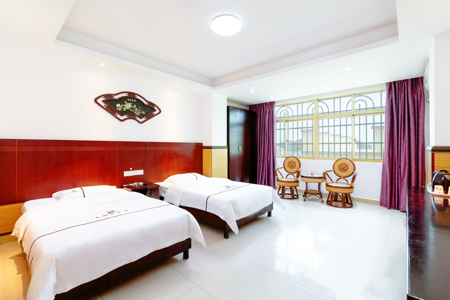 Tian'ehu Hotel (Lingshui Huayuan Road, Huifeng Plaza) 2*