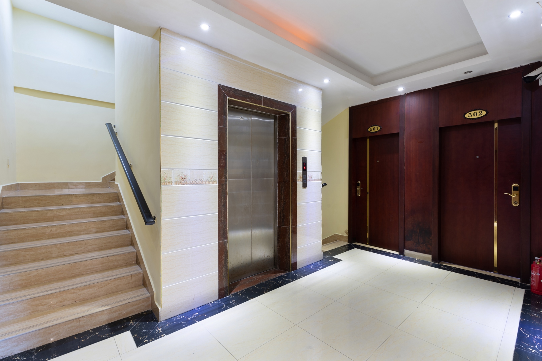 Tian'ehu Hotel (Lingshui Huayuan Road, Huifeng Plaza) 2*
