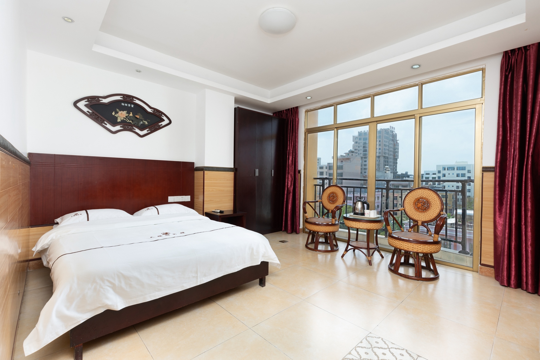 Tian'ehu Hotel (Lingshui Huayuan Road, Huifeng Plaza) 2*