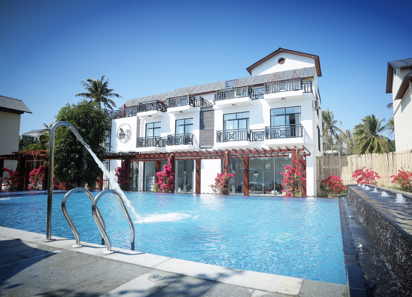 Free and Easy Guesthouse 2*