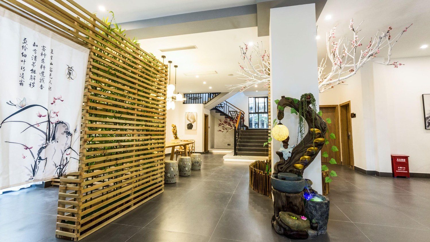 Free and Easy Guesthouse 2*