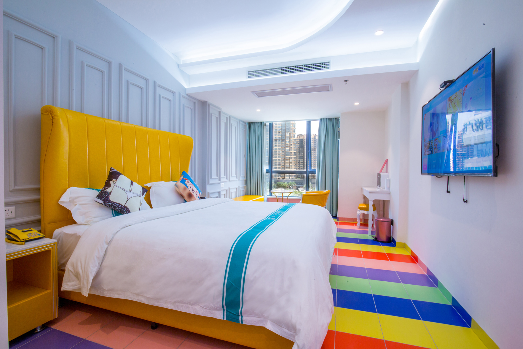 Haikou Green Orange Theme Hotel (Wuyue Plaza, East High-speed Railway Station) 2*