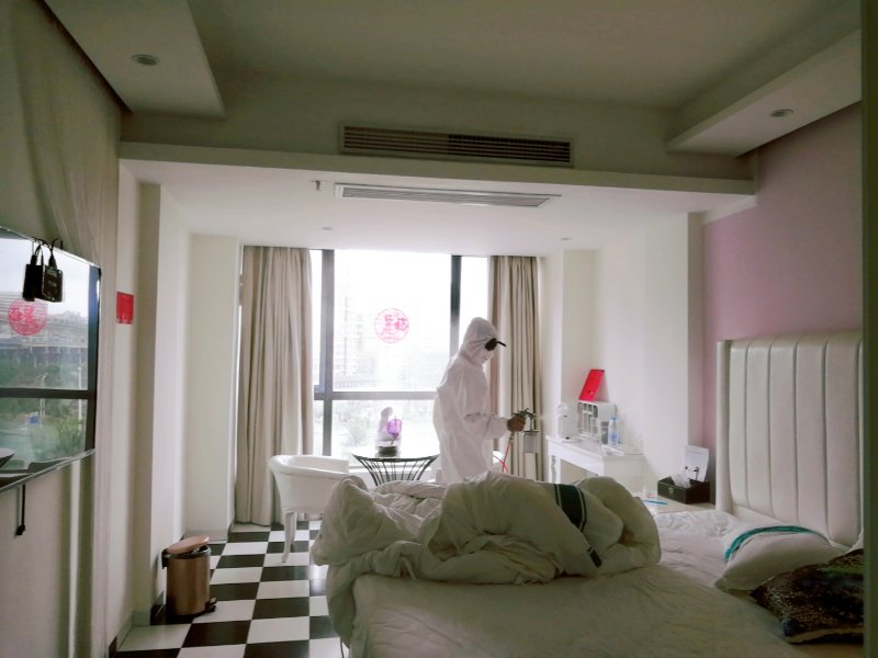 Haikou Green Orange Theme Hotel (Wuyue Plaza, East High-speed Railway Station) 2*