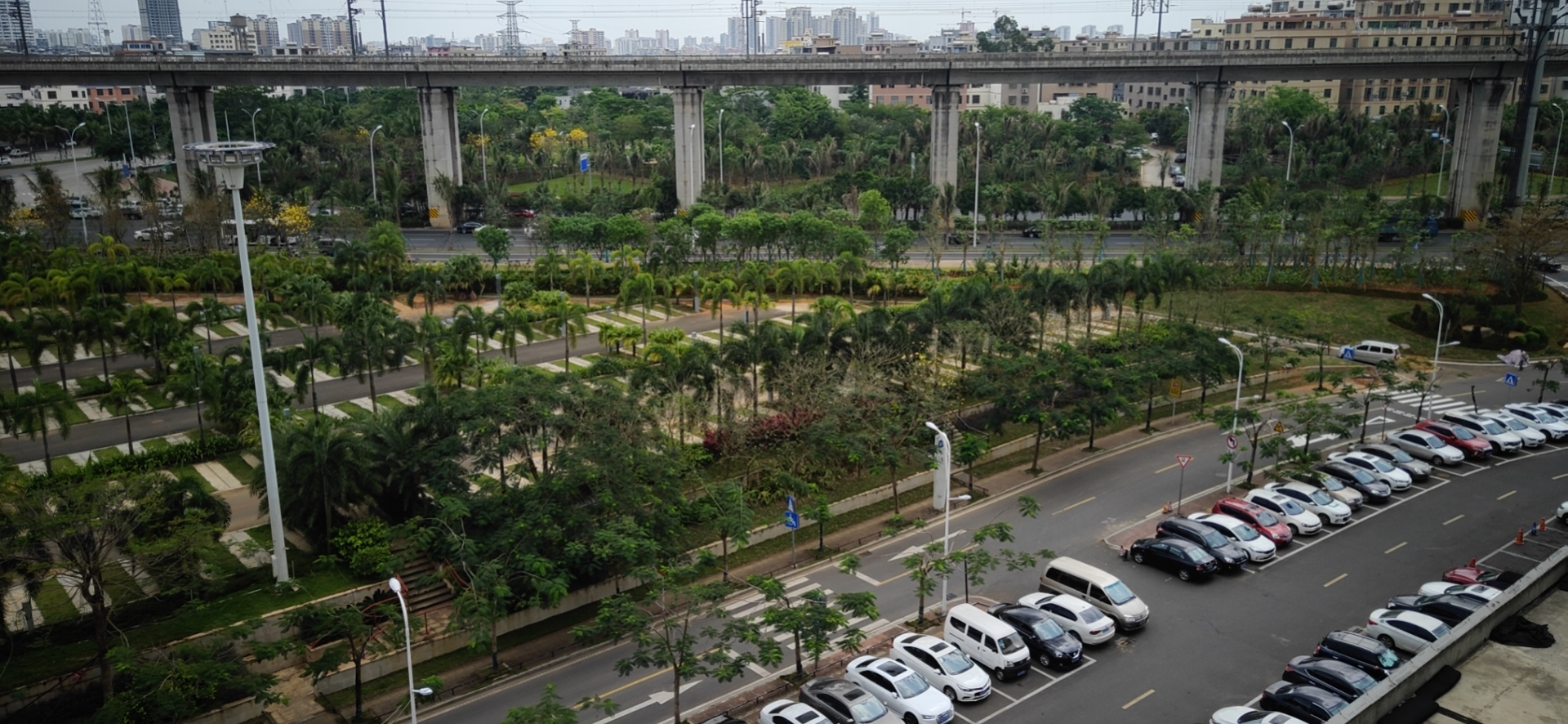 Haikou Green Orange Theme Hotel (Wuyue Plaza, East High-speed Railway Station) 2*