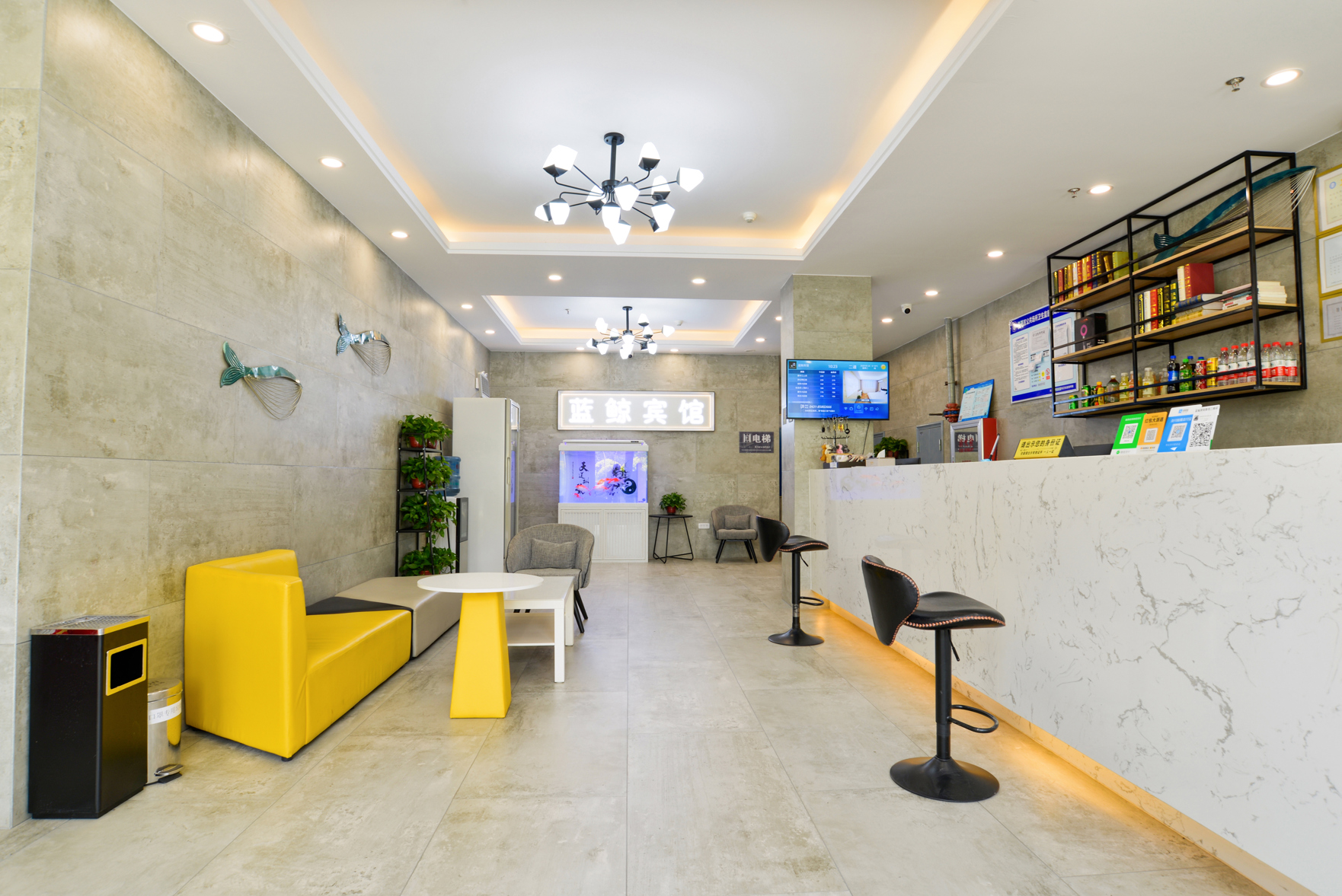 Blue Whale Hotel 2*