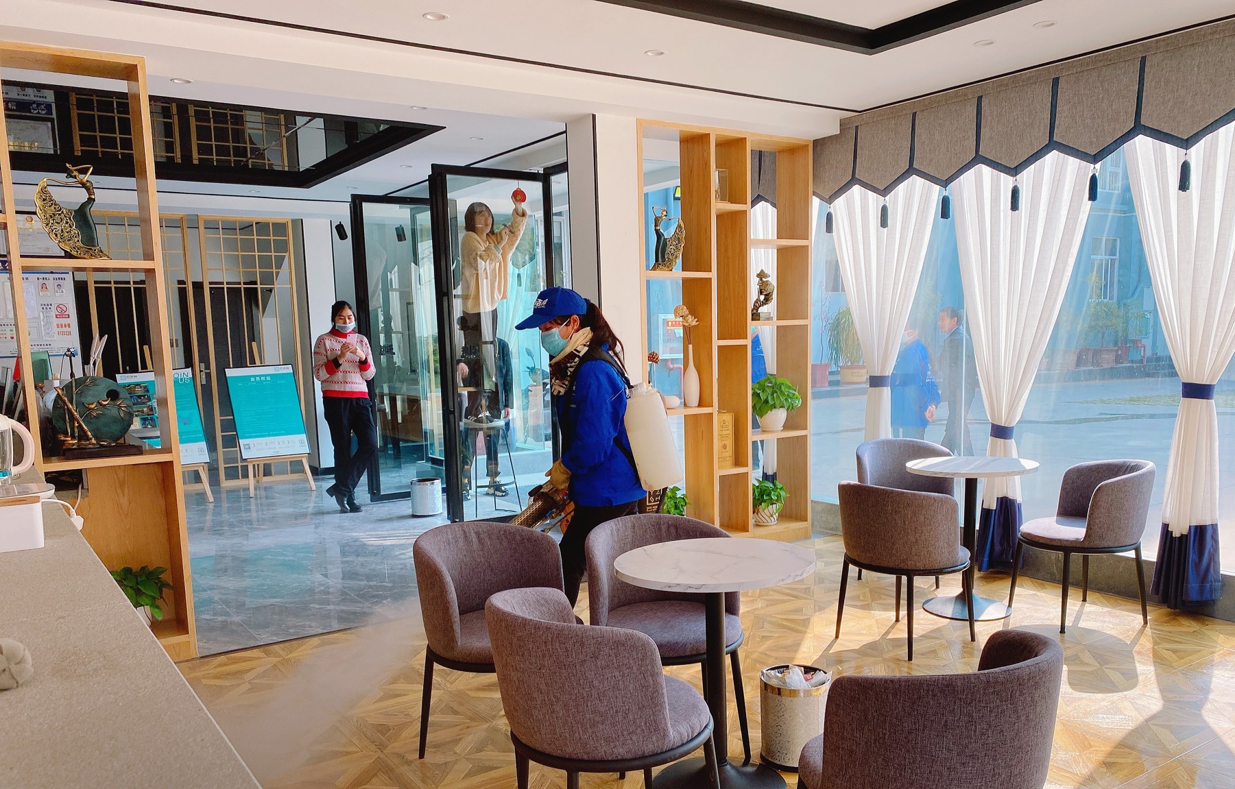 Yunzhishang Hotel (Weishan Ancient City Railway Station Store) 3*