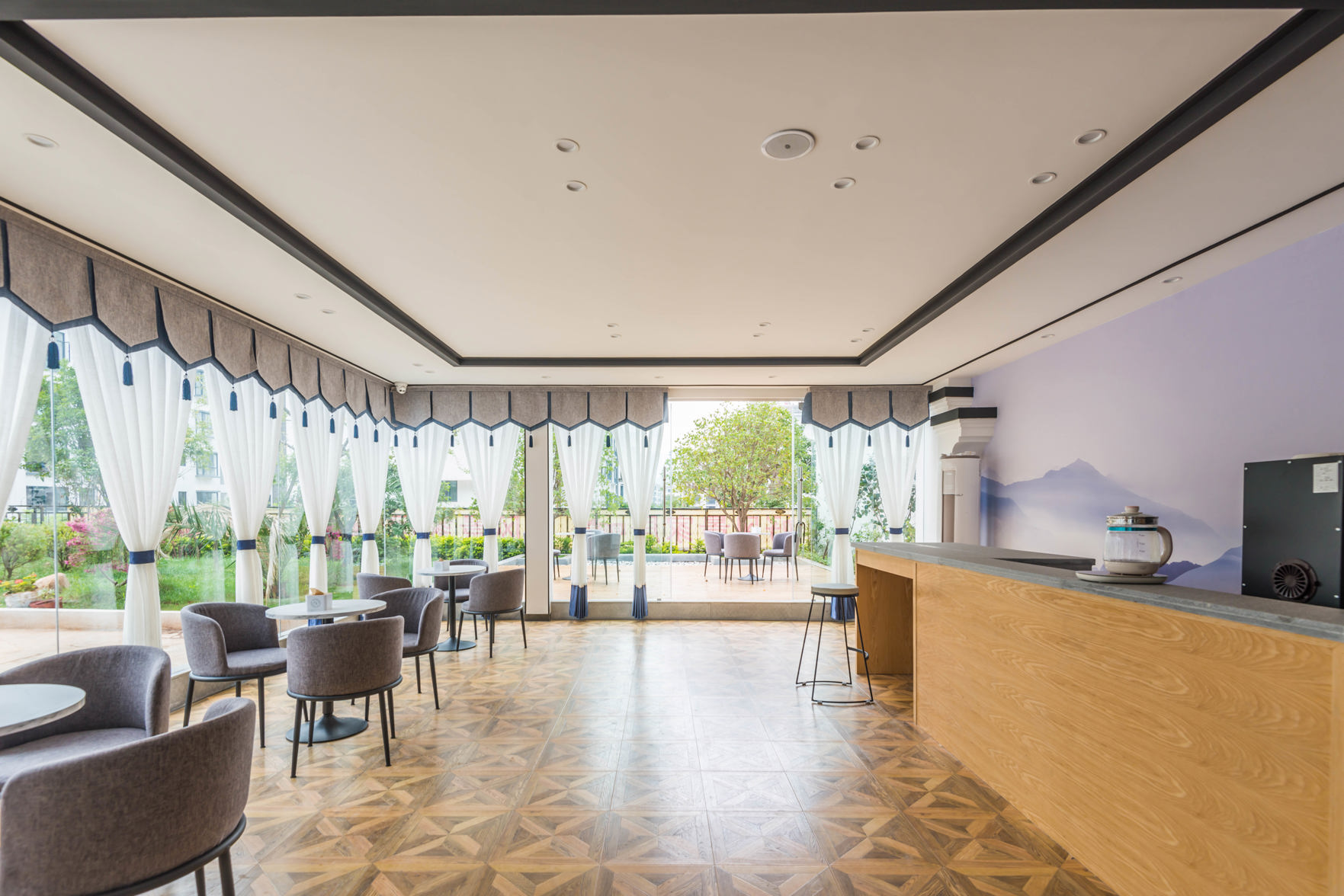 Yunzhishang Hotel (Weishan Ancient City Railway Station Store) 3*