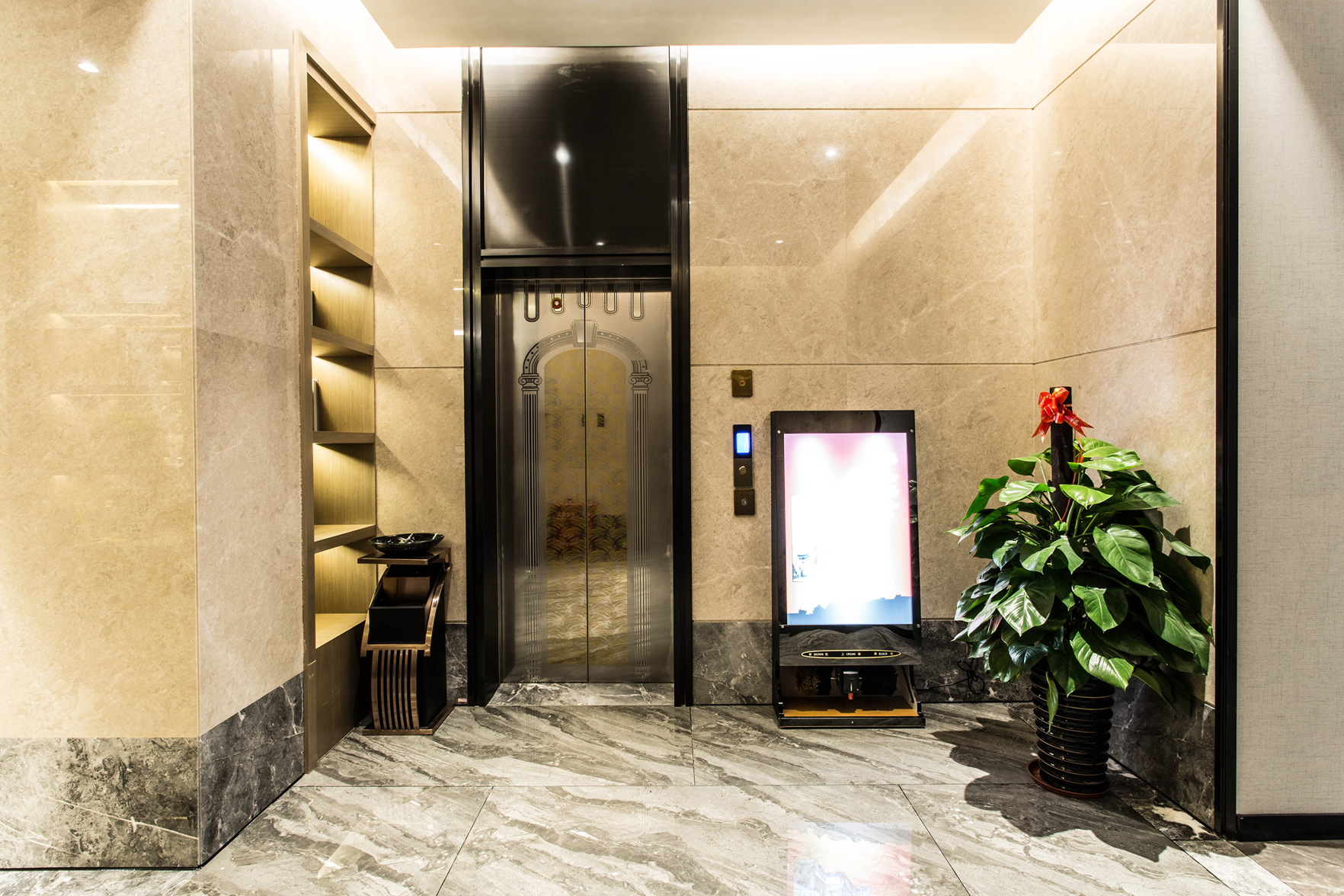 Yizhe Hotel (Nanning Dashatian Jianshe Road Subway Station Store) 2*