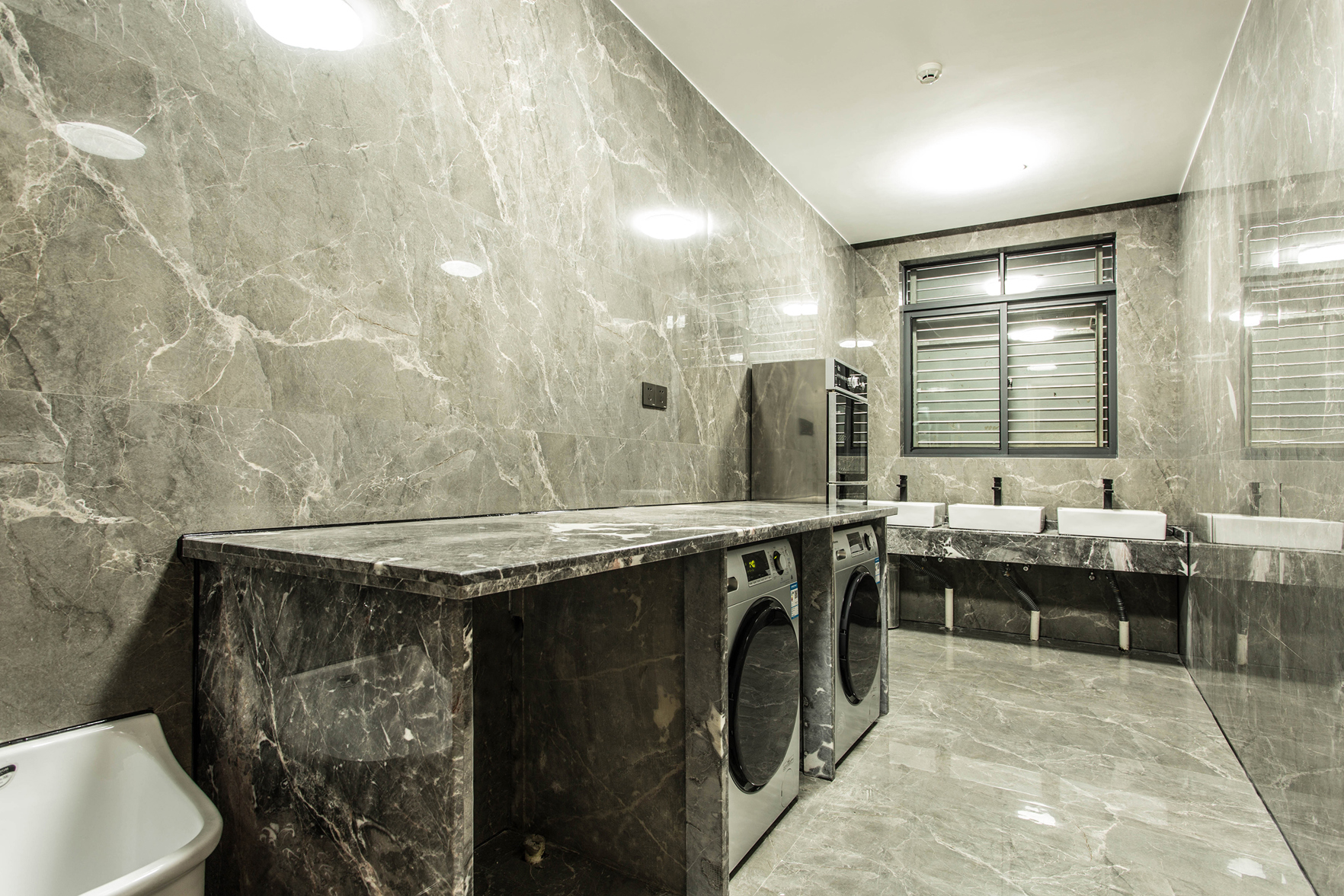 Yizhe Hotel (Nanning Dashatian Jianshe Road Subway Station Store) 2*