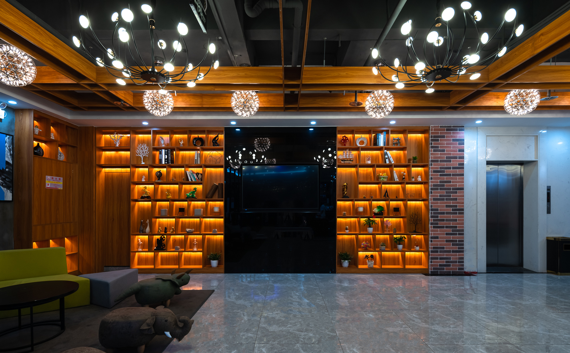 Xingelin Intelligent Hotel (East High-speed Railway Station Fruit Market Branch) 2*