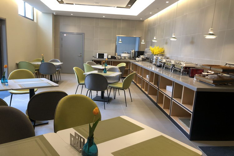 Homeinn Selected Hotel (Hefei South Station Luogang Central Park) 3*