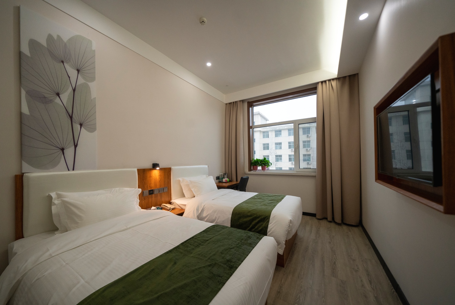 GreenTree Inn (Zhengding Ancient City) 2*