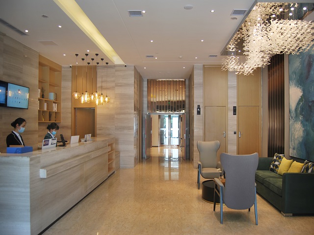 City Cheerful Hotel (Nanzhang Railway Station Shuijing Plaza) 2*