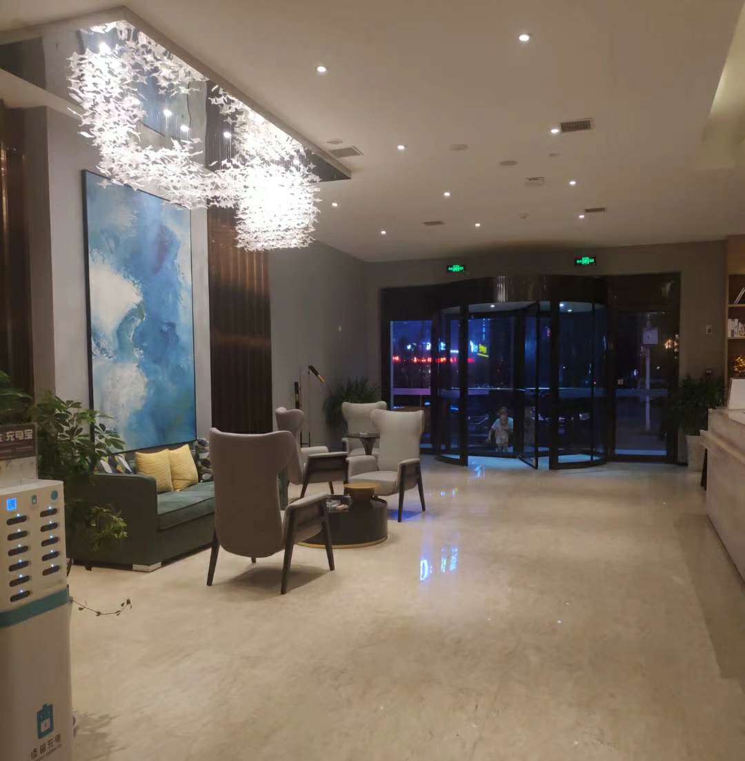 City Cheerful Hotel (Nanzhang Railway Station Shuijing Plaza) 2*