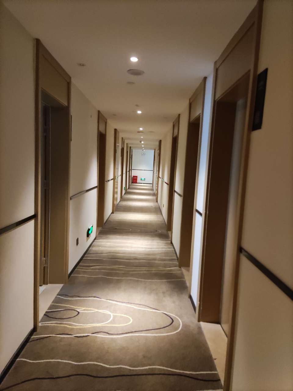 City Cheerful Hotel (Nanzhang Railway Station Shuijing Plaza) 2*