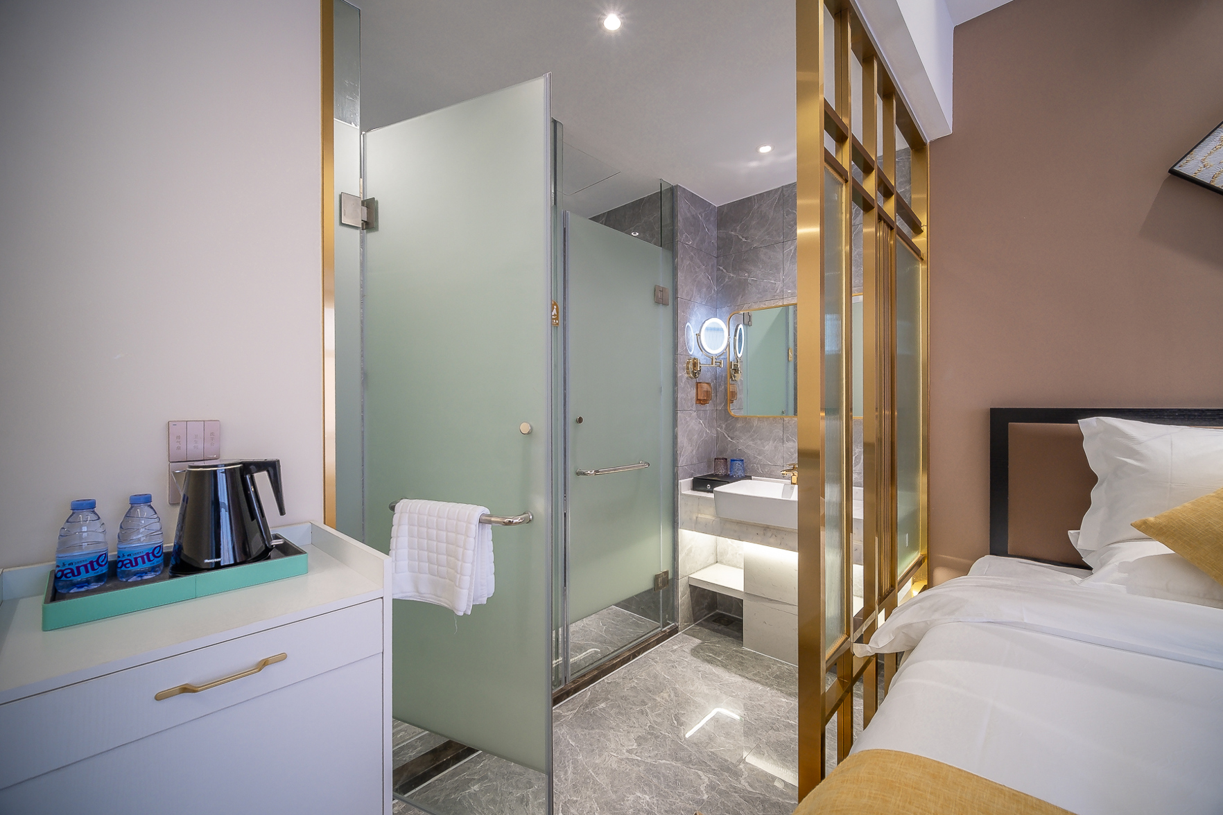 Arc de Triomphe Hotel 3*