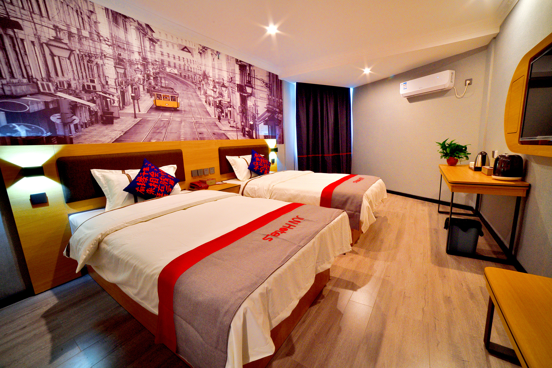 Junyi Hotel Chain (Xupu Pedestrian Street Branch) 2*