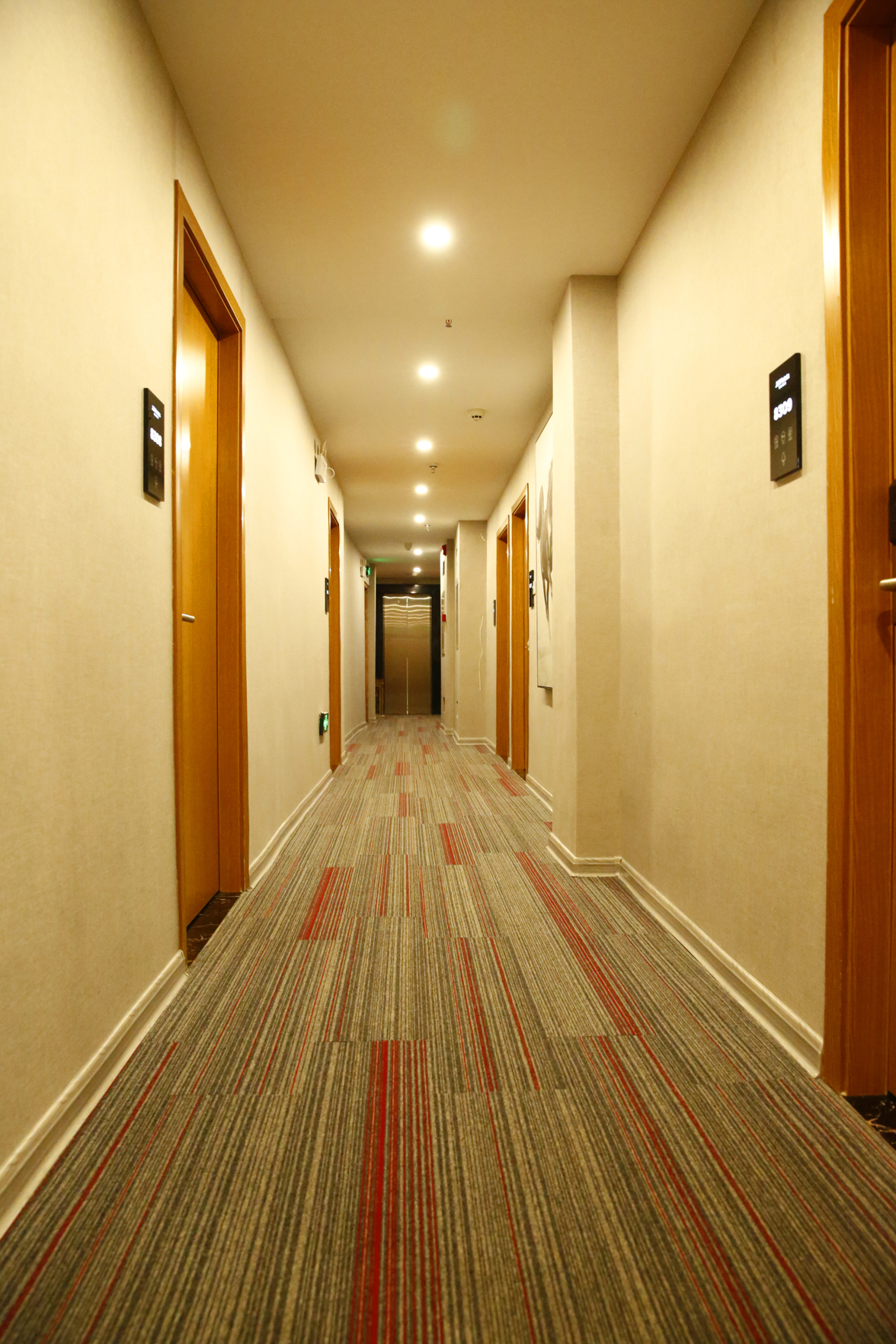Junyi Chain Hotel (Fangchenggang High-speed Railway North Station Store) 2*
