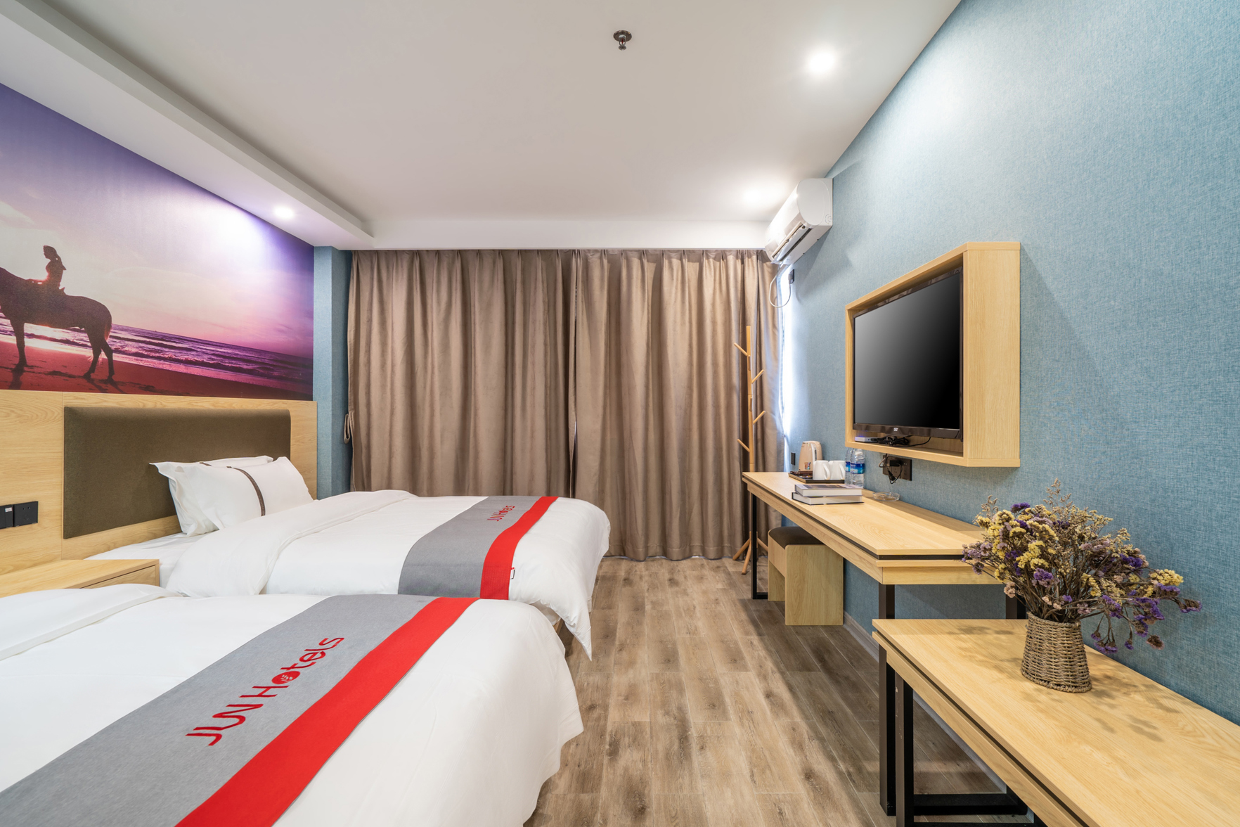 Junyi Chain Hotel (Fangchenggang High-speed Railway North Station Store) 2*