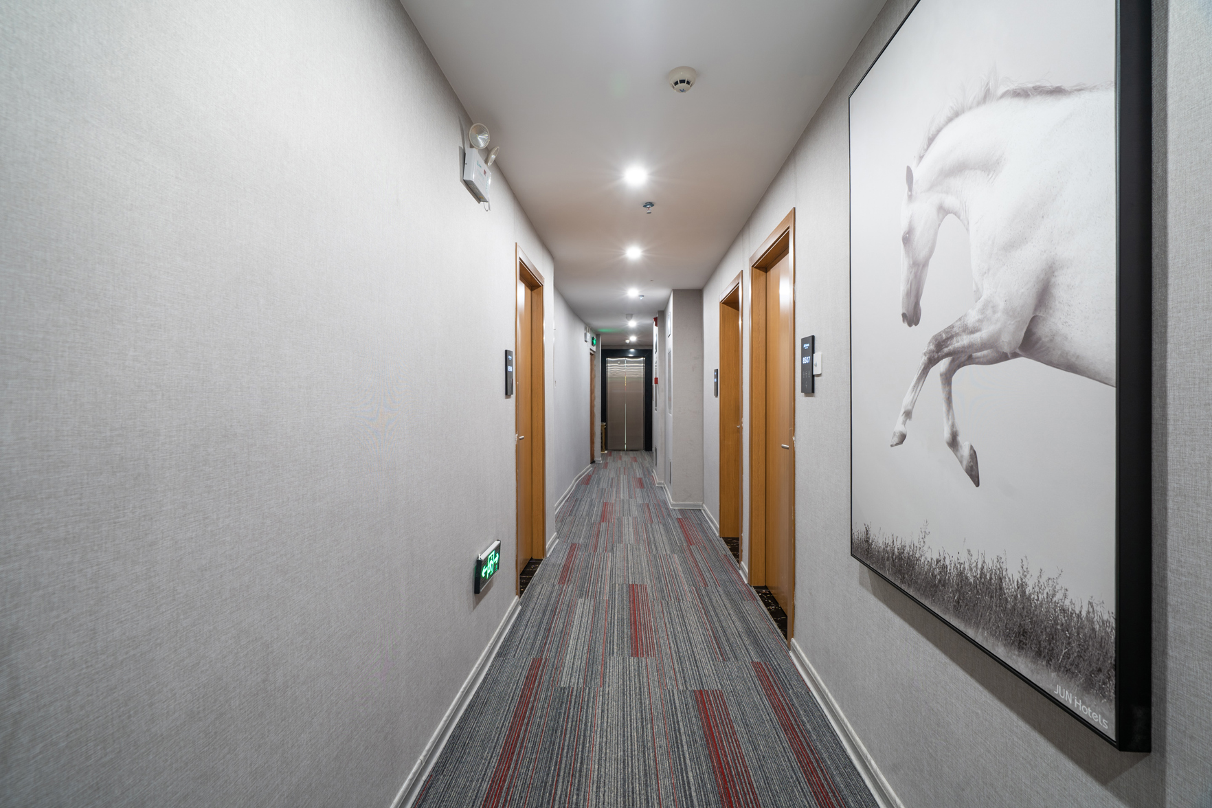 Junyi Chain Hotel (Fangchenggang High-speed Railway North Station Store) 2*